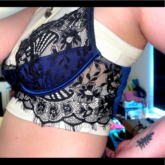 Blue Lingerie - Picture 2 of 4